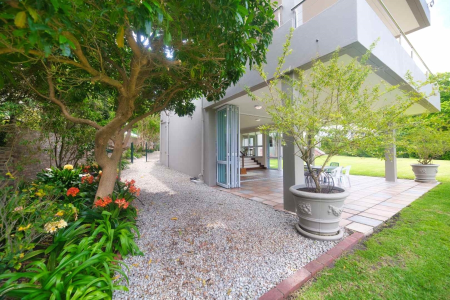 5 Bedroom Property for Sale in Fernkloof Estate Western Cape